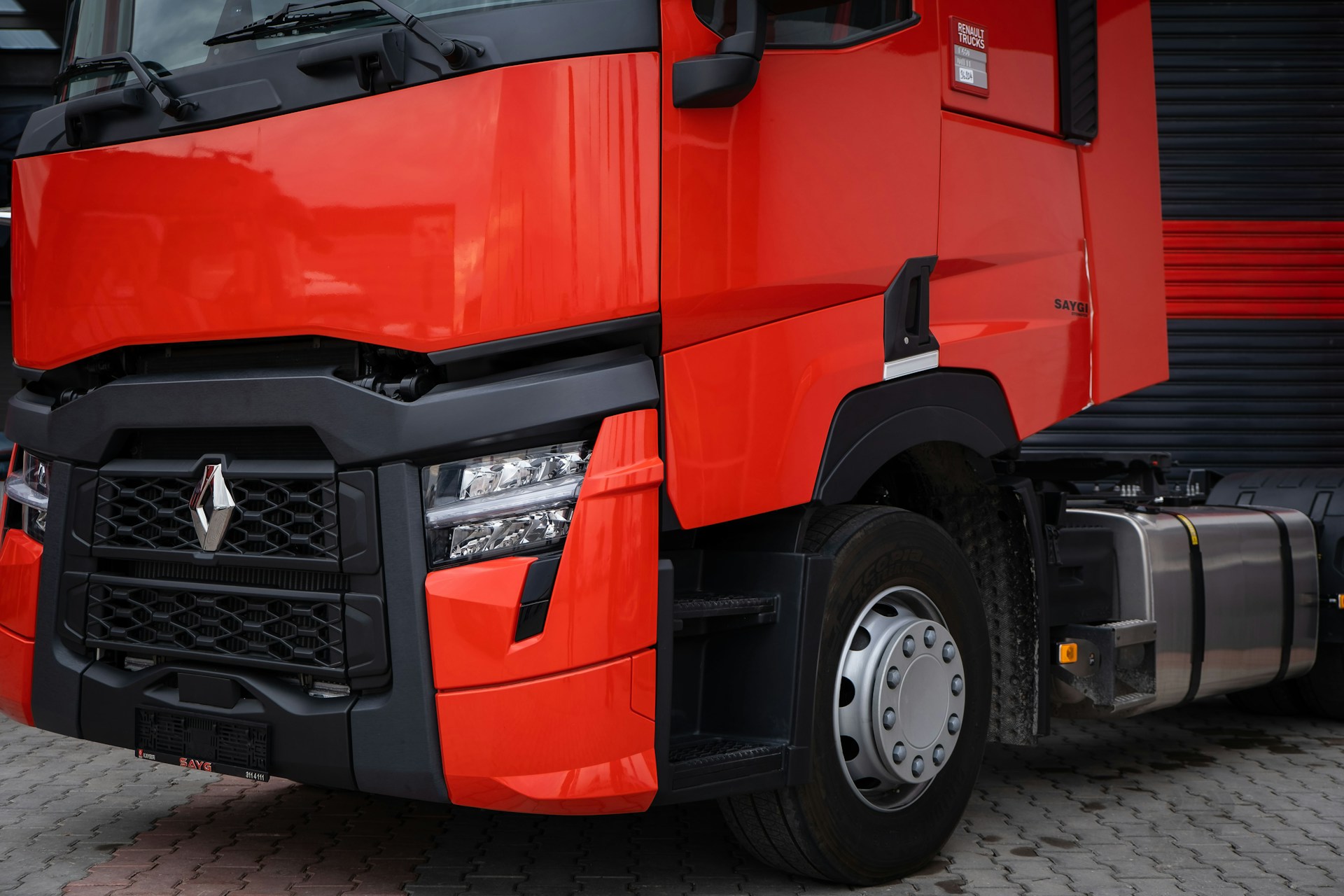 Specialized haulage vehicle